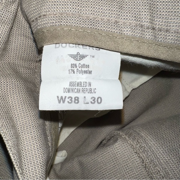 Dockers men’s classic fit khakis - Picture 4 of 8